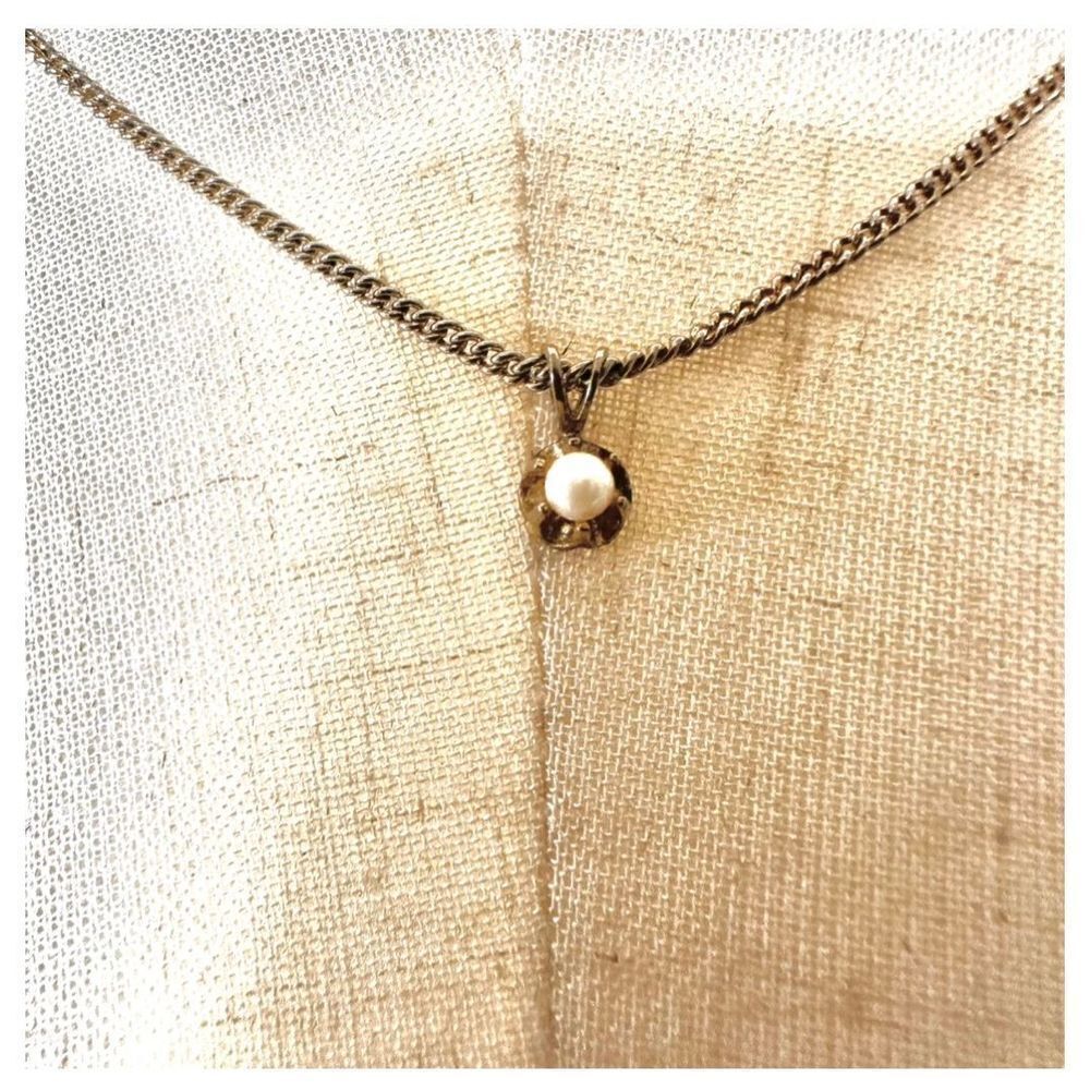 Gold tone dainty faux pearl pendant necklace